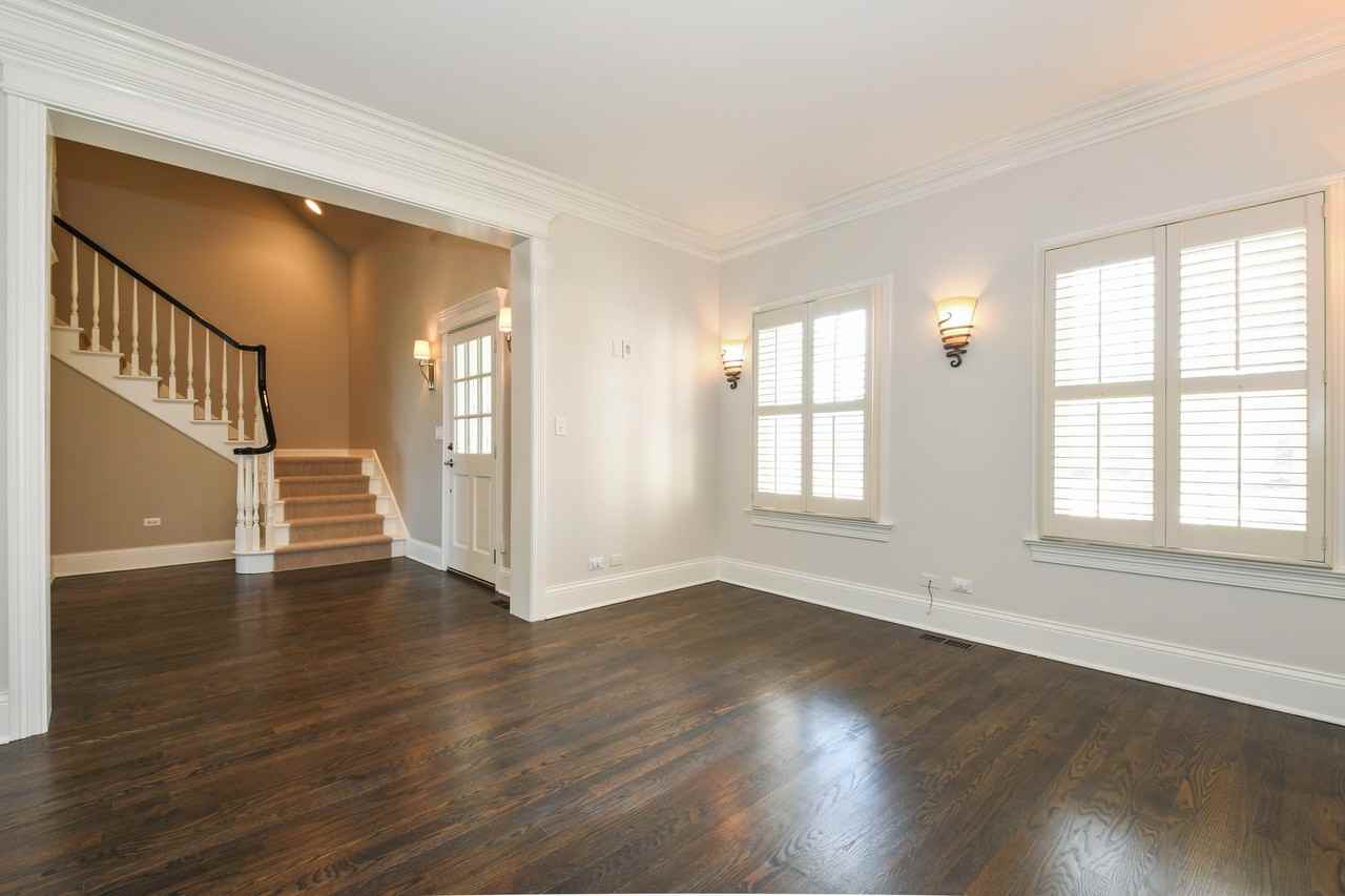 577 Greenway Dr - Photo 3 of 32