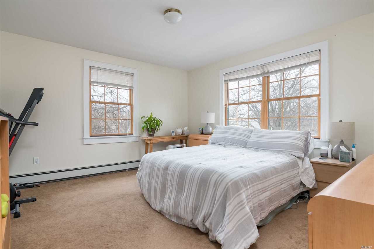 2063 Walnut St - Photo 3 of 8