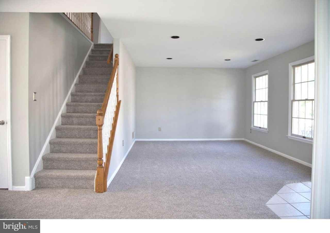 109 Stone Henge Dr - Photo 3 of 25