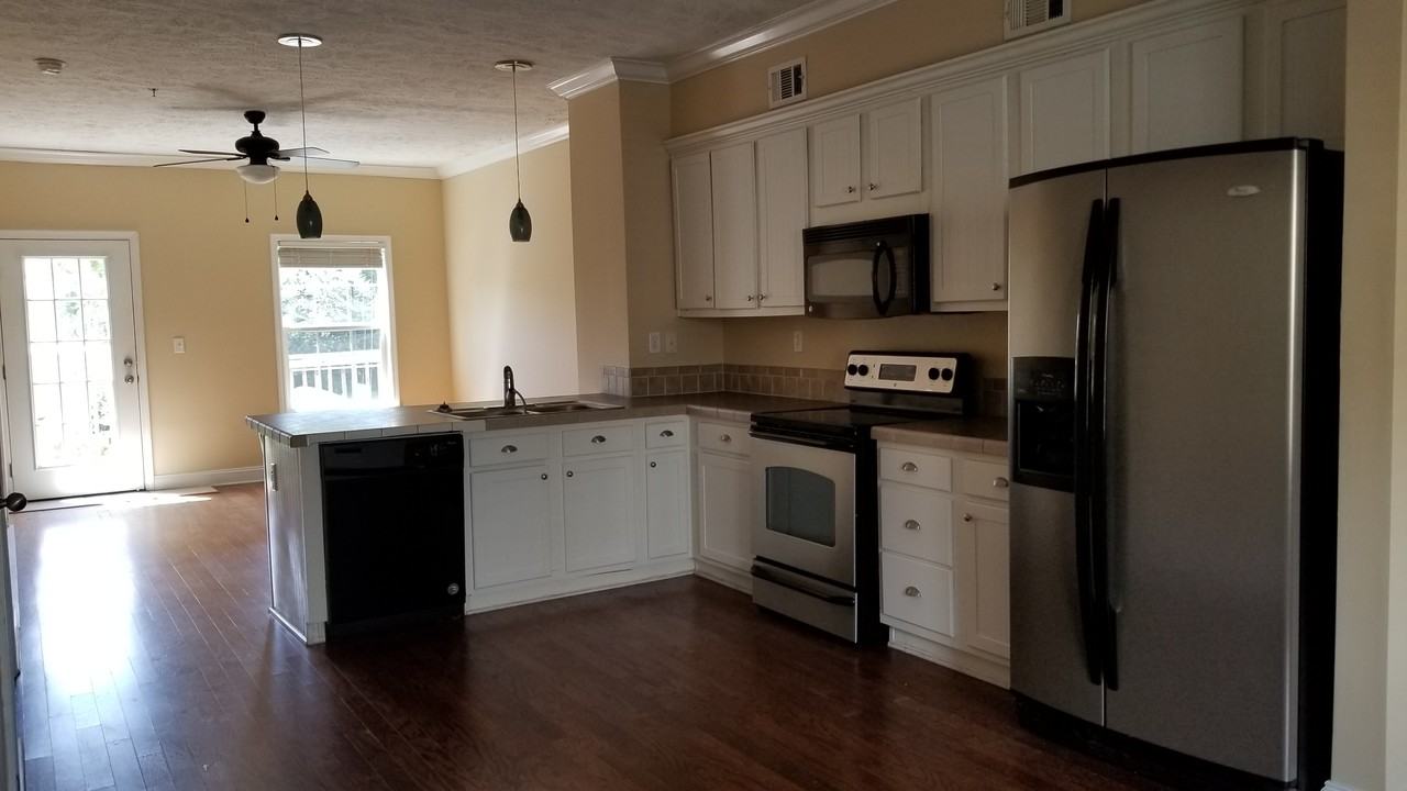 309 Peach Street - Photo 2 of 7