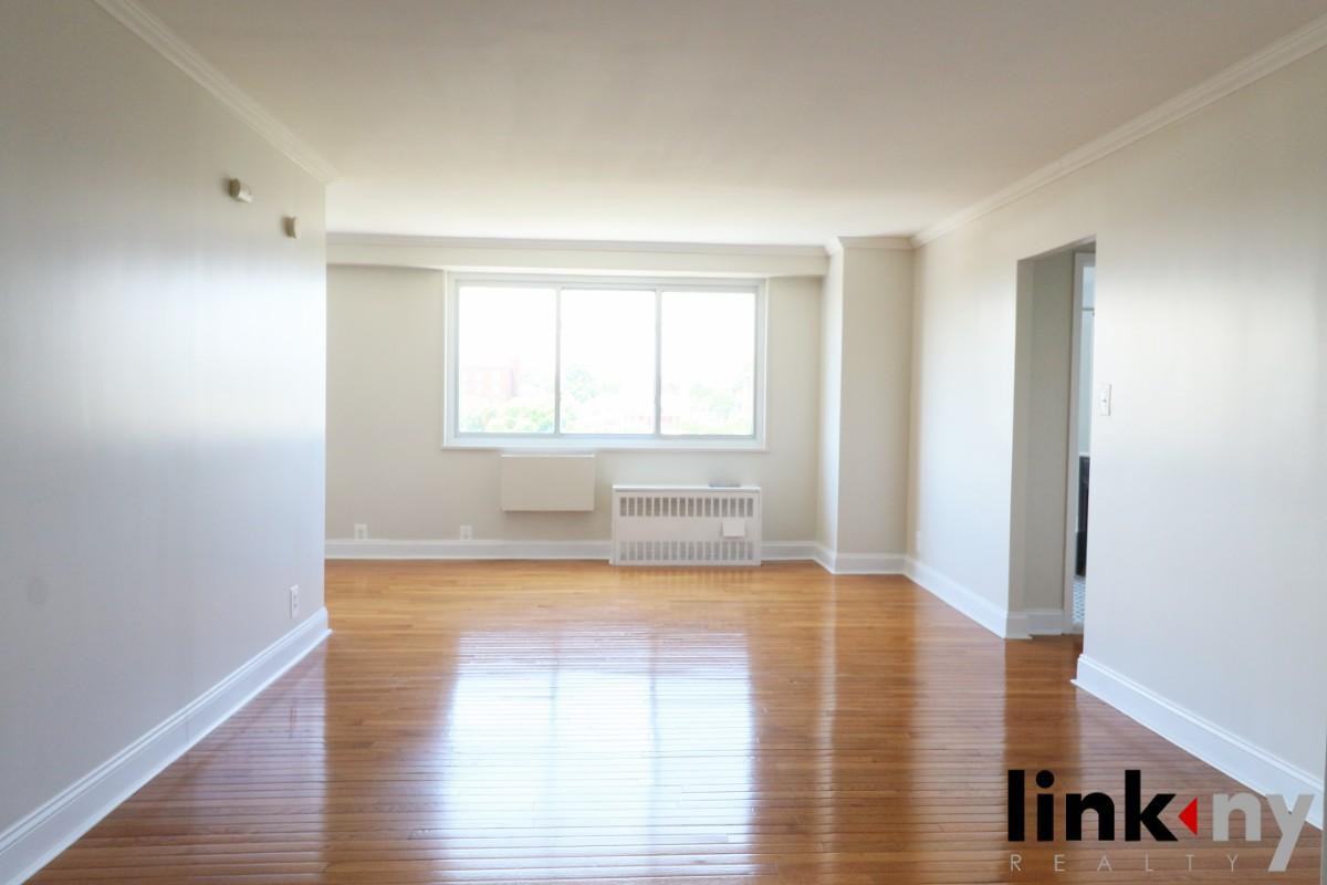 40 E Sidney Ave #8K
