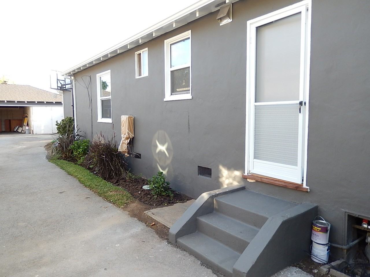 515 Rollins Rd - Photo 3 of 16