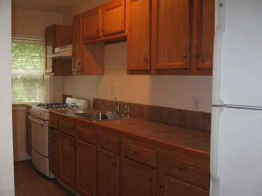 1623 Spruce St - Photo 3 of 5