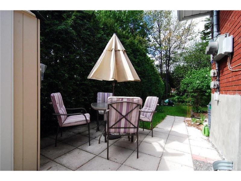 918 Woodroffe Avenue - Photo 2 of 9