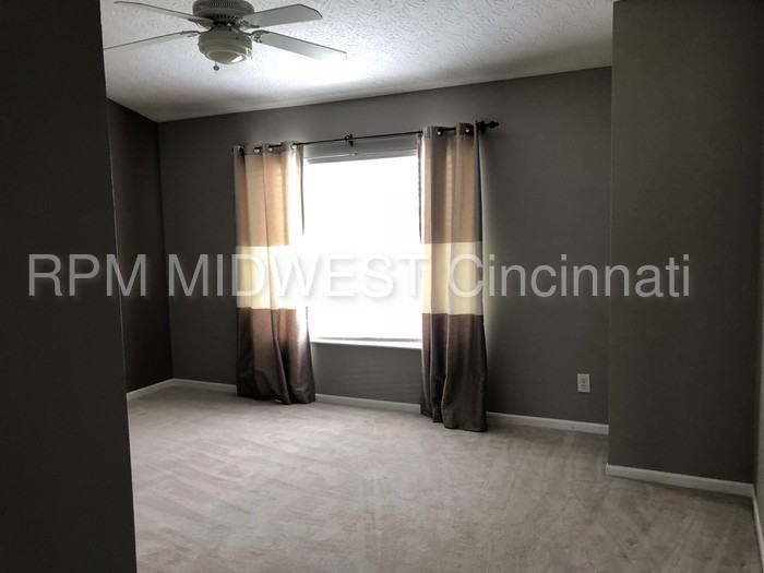 5778 Southwater Dr - Photo 3 of 13