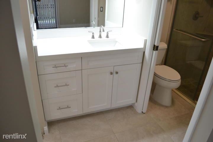 601 Lakewood Dr - Photo 2 of 9