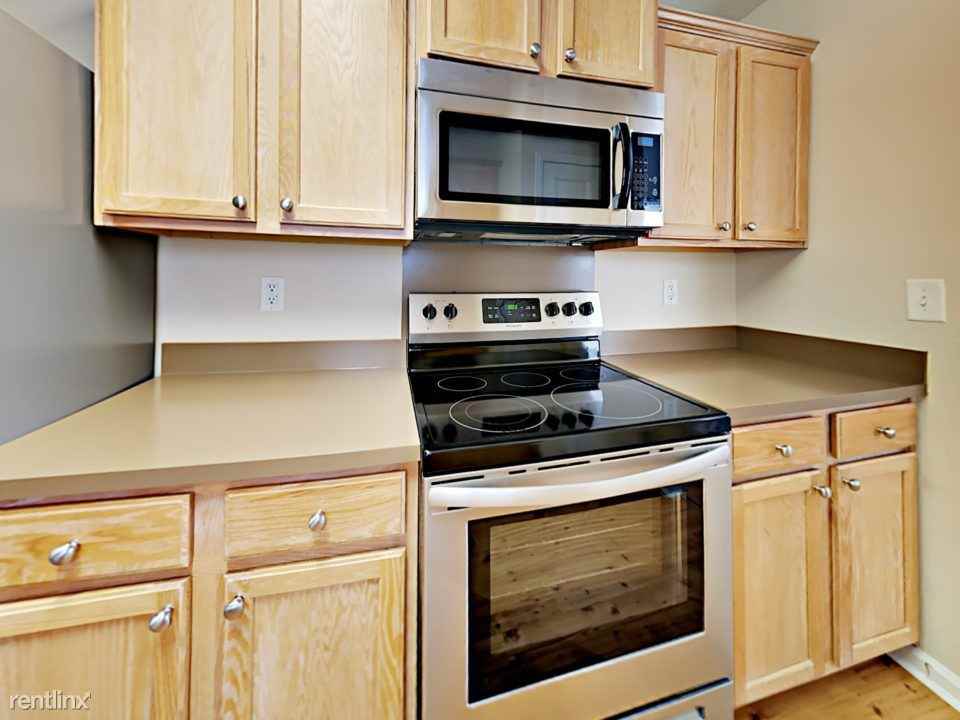 1782 Red Bird Cir SE - Photo 3 of 7