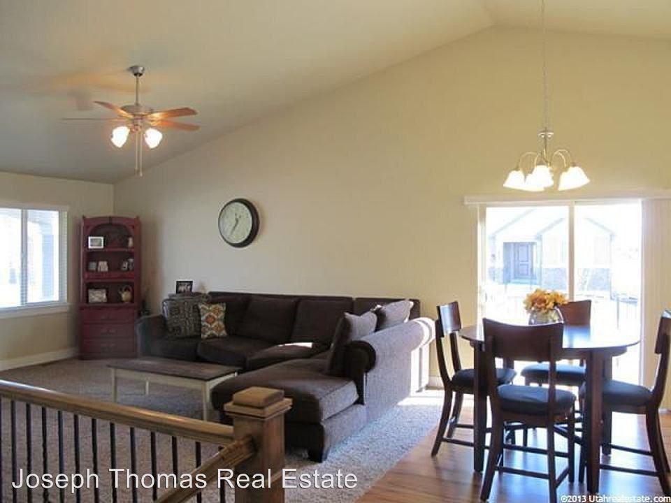 636 S 1810 W - Photo 2 of 32