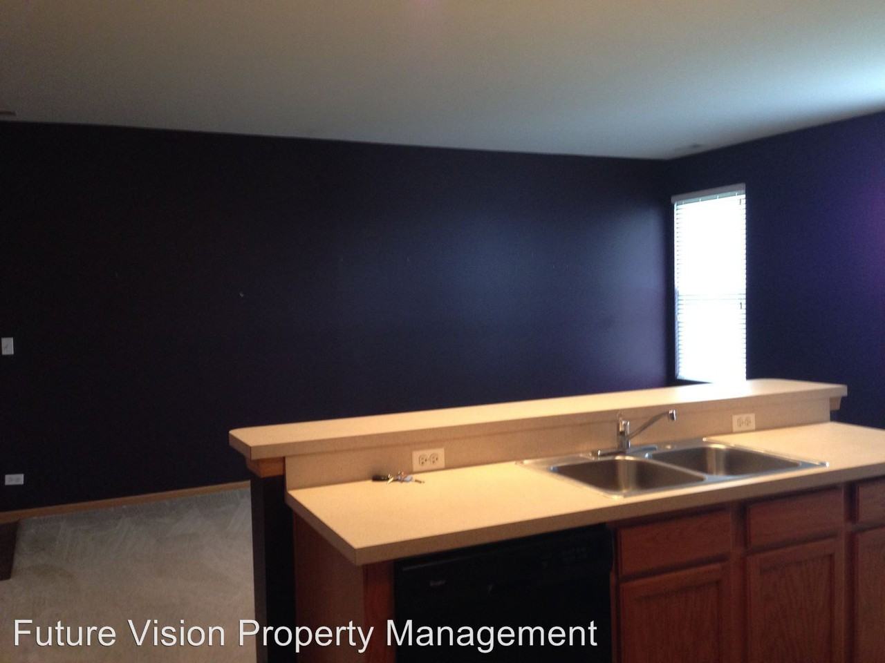 315 Parkside Dr - Photo 3 of 17