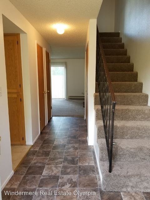 1327 Glen Mary Dr SE - Photo 2 of 14