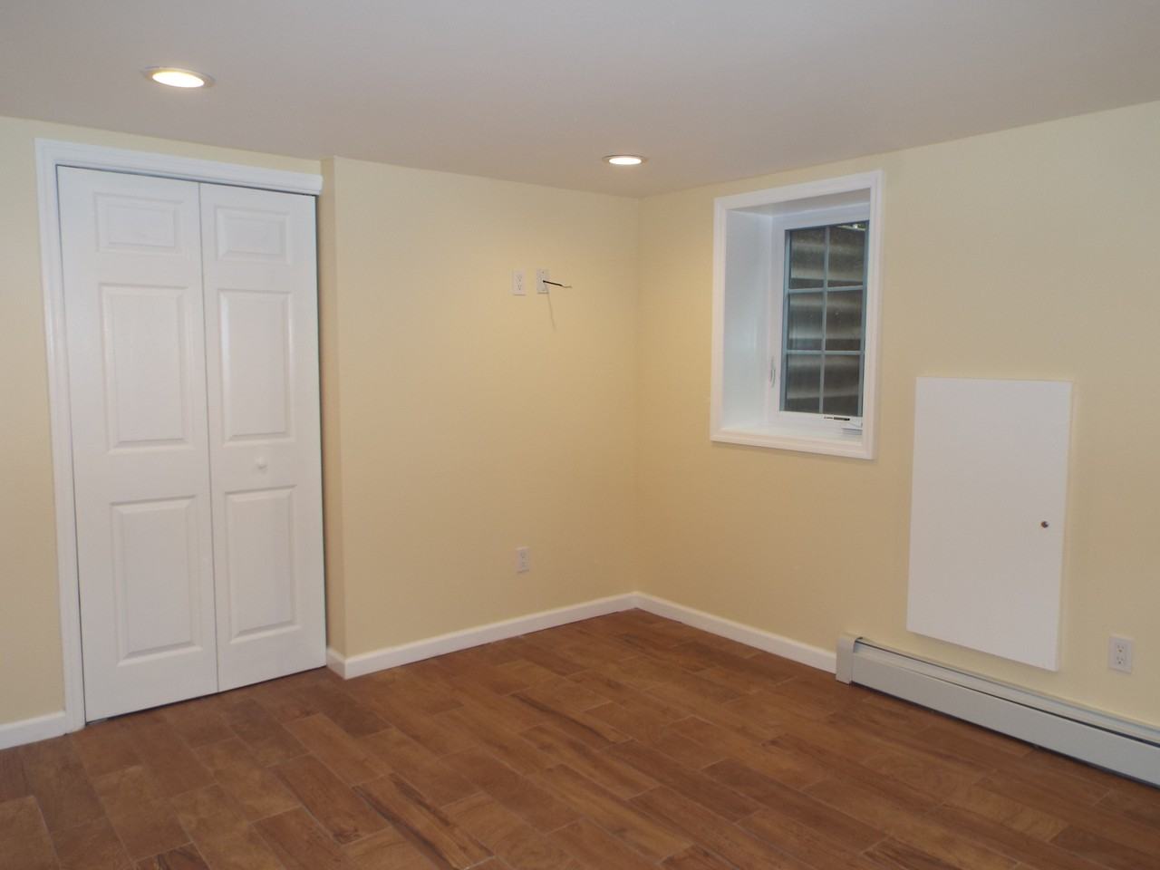 29 Roe Ave - Photo 3 of 7