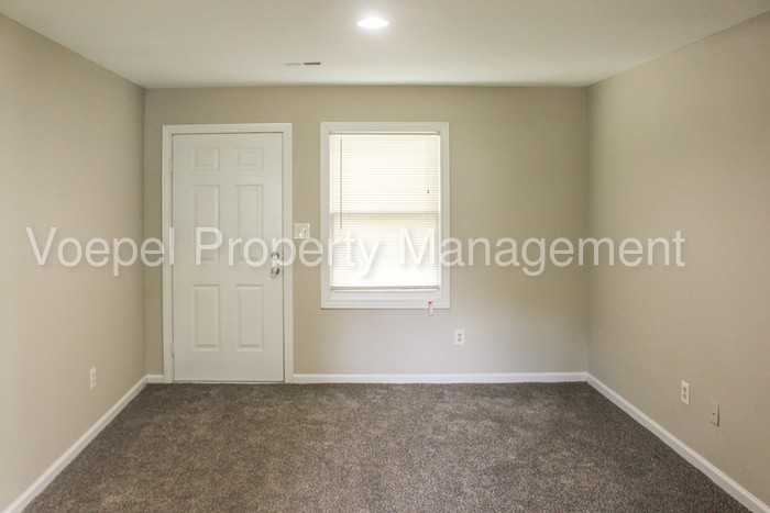 8738 Thompson Ave - Photo 2 of 7