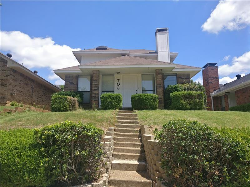 703 Red Oak Dr - Photo 2 of 21