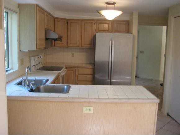 605 Clubhouse Rd - Photo 3 of 19