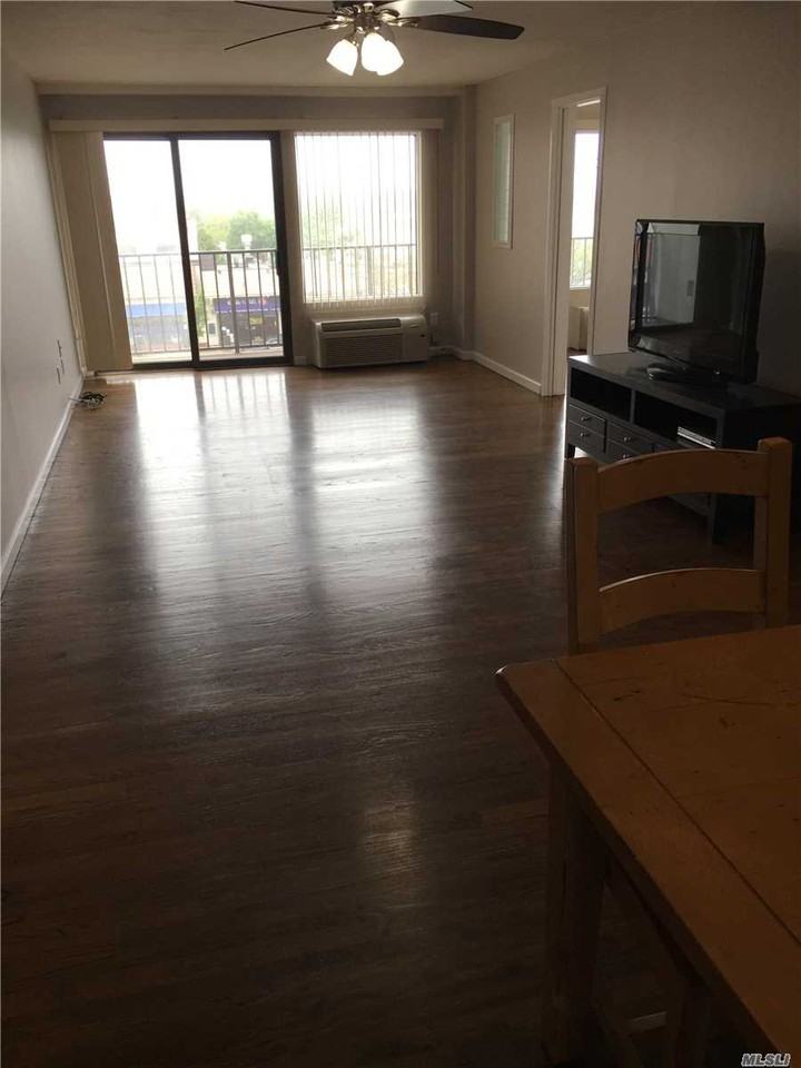 308 W Park Ave - Photo 3 of 13