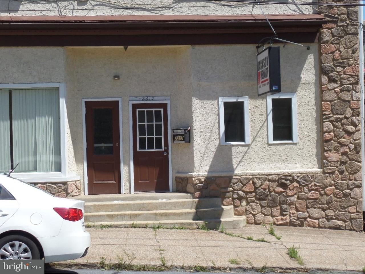 2317 Perkiomen Ave - Photo 3 of 3