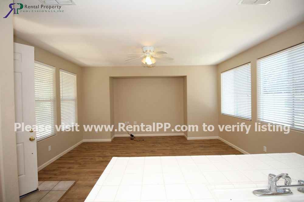 2149 Summerfield Ln - Photo 2 of 14