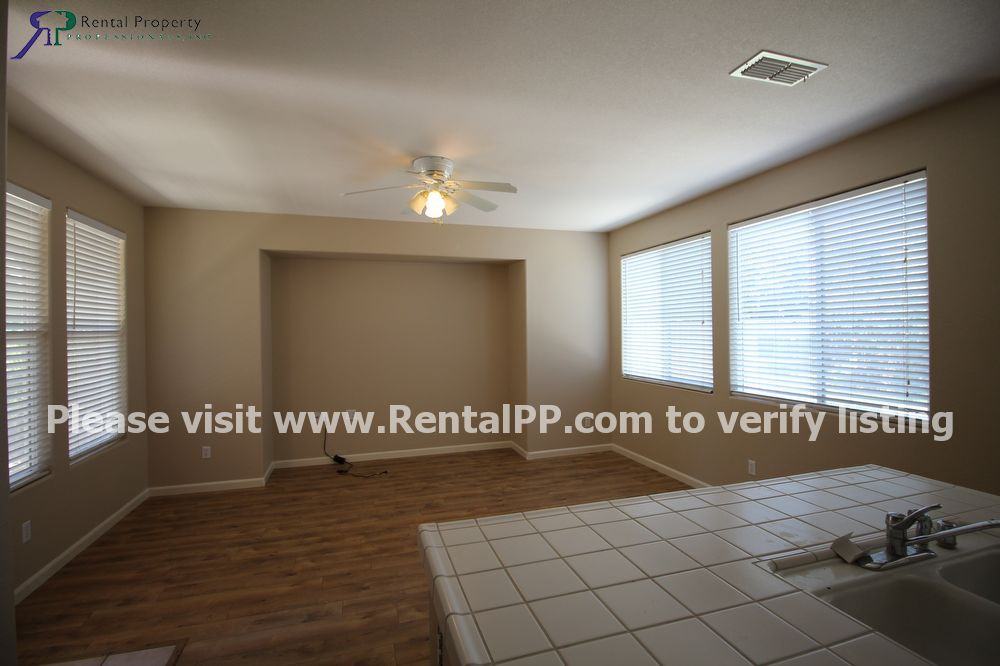 2149 Summerfield Ln - Photo 3 of 14