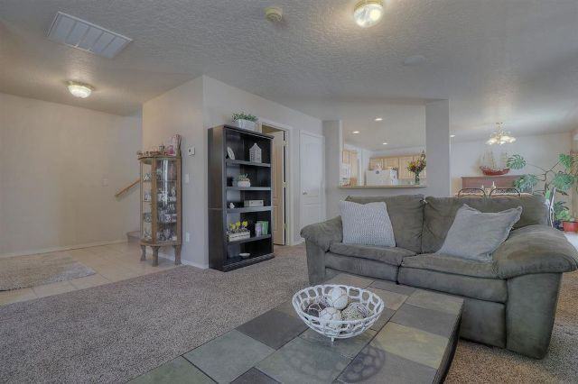 6561 S Covewood Way - Photo 2 of 15