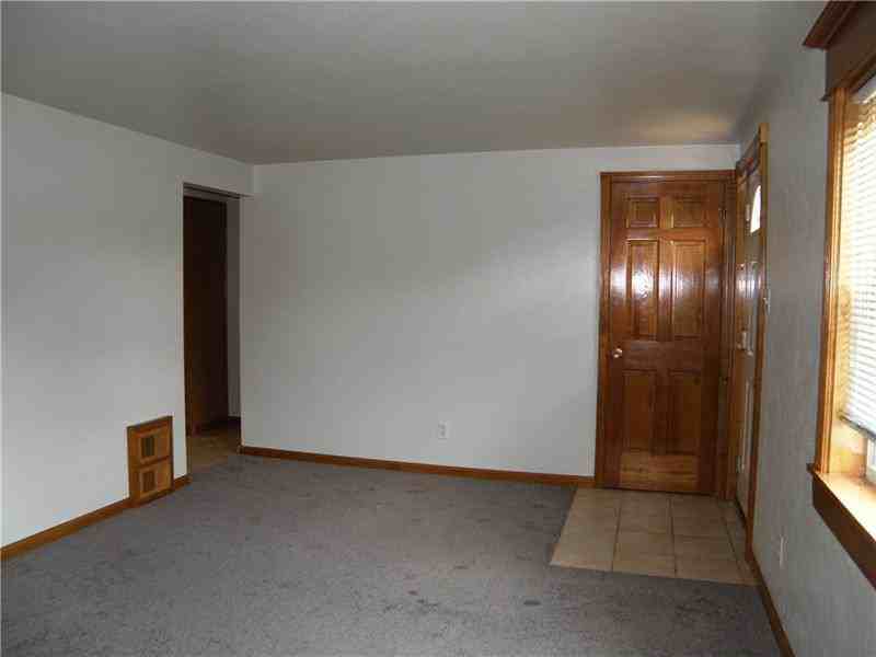 813 Kerry Hill Dr - Photo 2 of 8