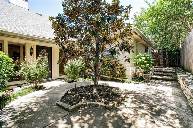 10522 Barrywood Dr - Photo 2 of 17