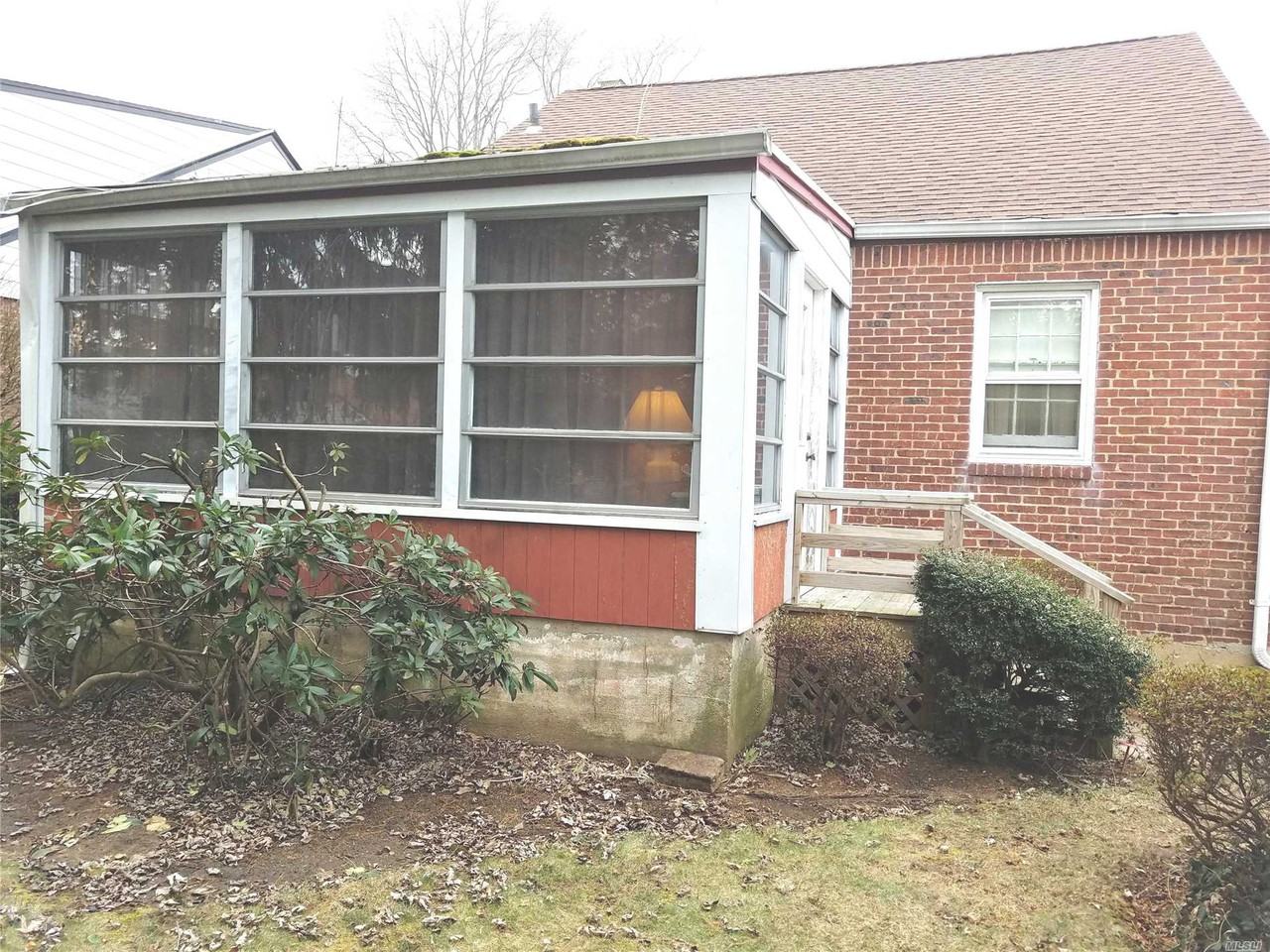 328 Oakford St - Photo 3 of 15