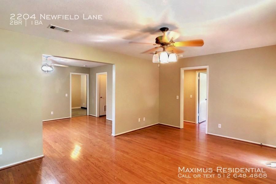 2204 Newfield Ln - Photo 3 of 21