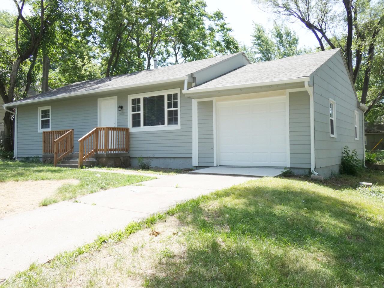 3601 Northeast 54th Terrace - Photo 2 of 19