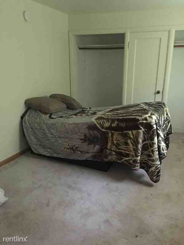 2418 Carlton Ave - Photo 2 of 9