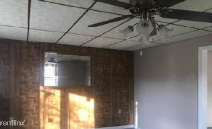 497 E State St - Photo 3 of 10