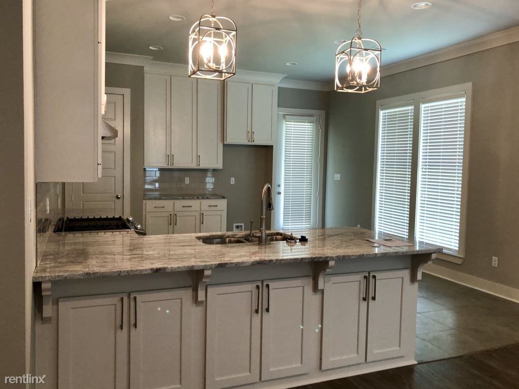 12051 Rotterdam Ave - Photo 3 of 19