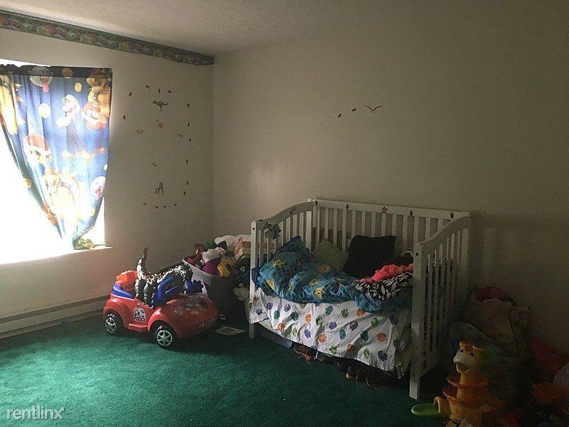 1664 Glade Dr S - Photo 2 of 10