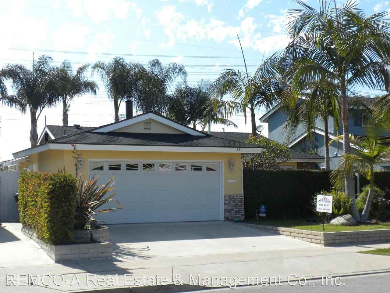 221 Harvard Ln - Photo 2 of 20