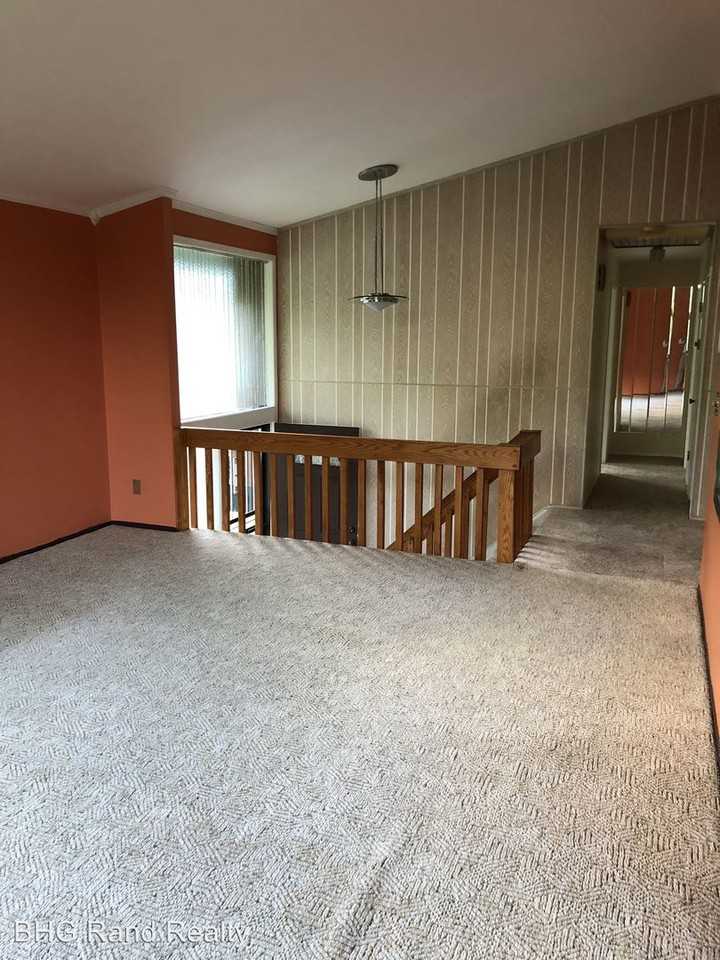 7 Brookdell Dr - Photo 3 of 14