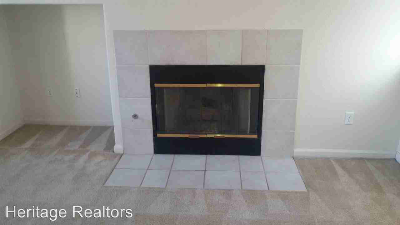 1740 Fortress Way - Photo 2 of 11