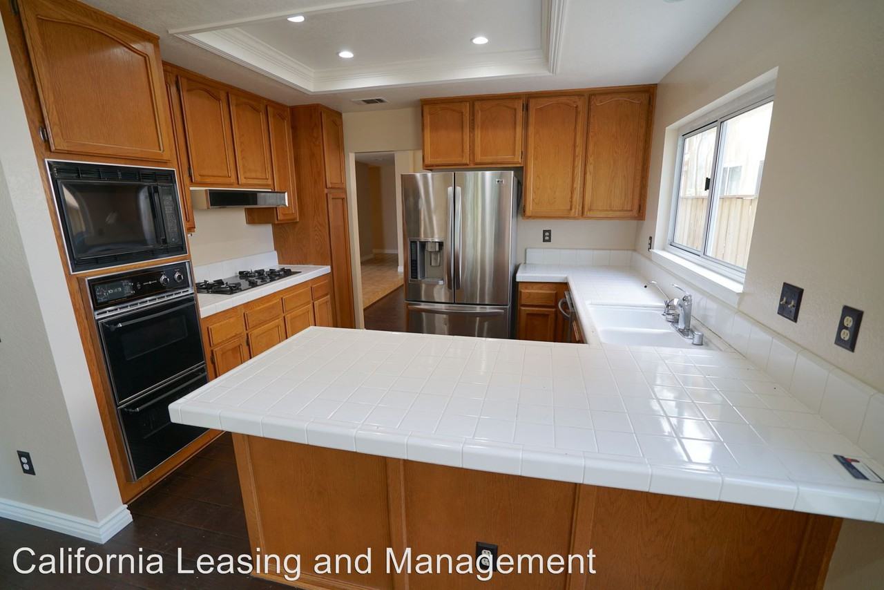 18507 Himalayan Ct - Photo 2 of 24