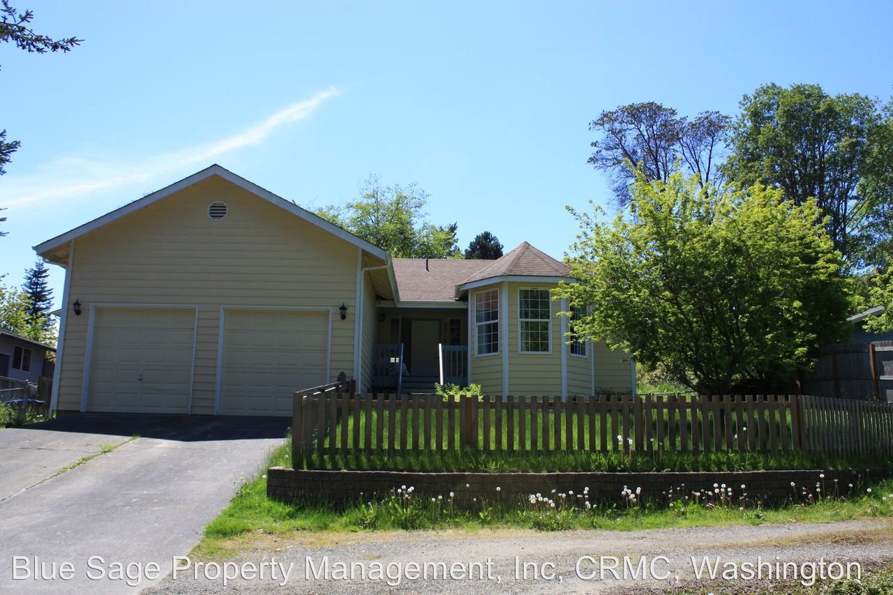 2210 W 12th St - Photo 2 of 12