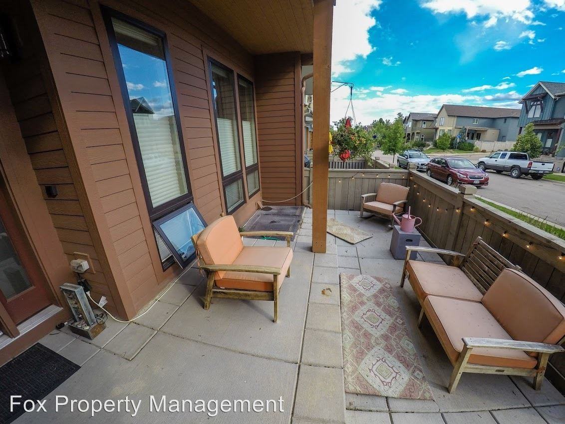 5318 5th St #B - Photo 3 of 29