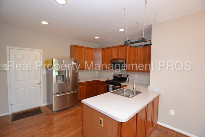 21731 Ladbroke Grove Ct - Photo 2 of 29
