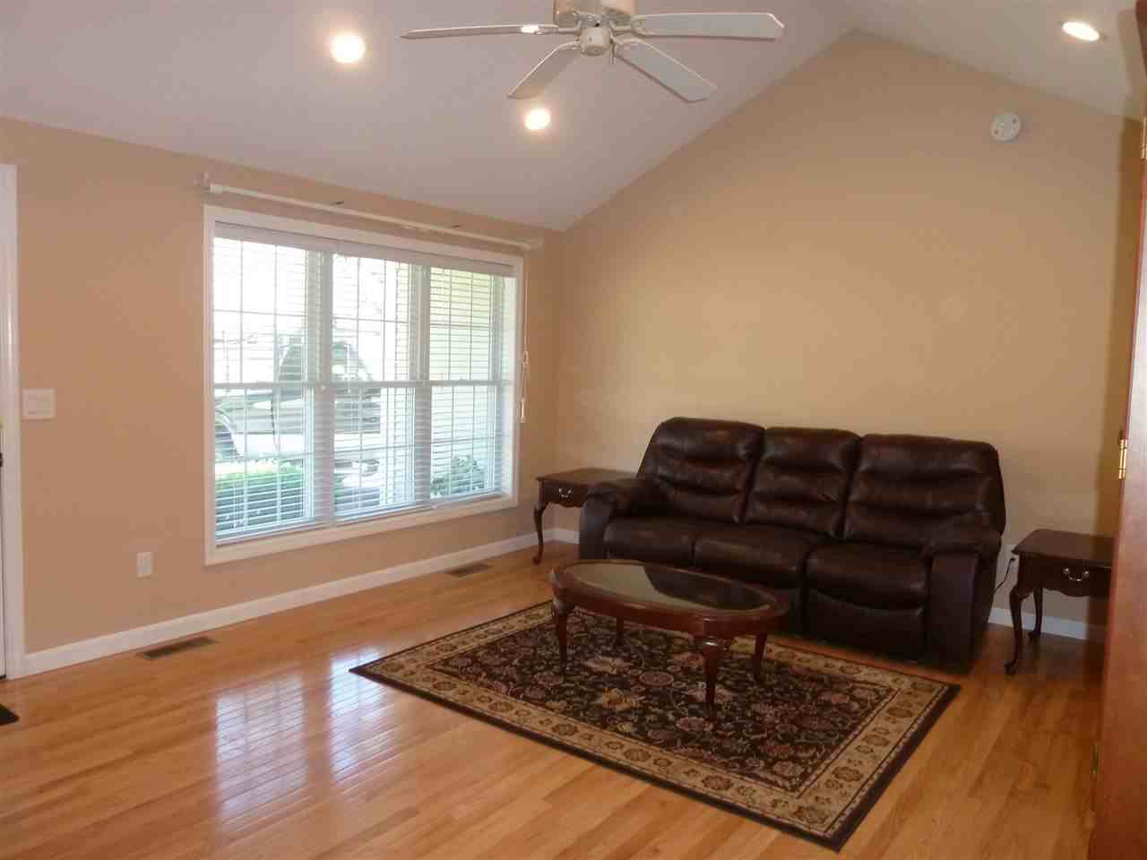 8 Lexington Ct - Photo 3 of 9