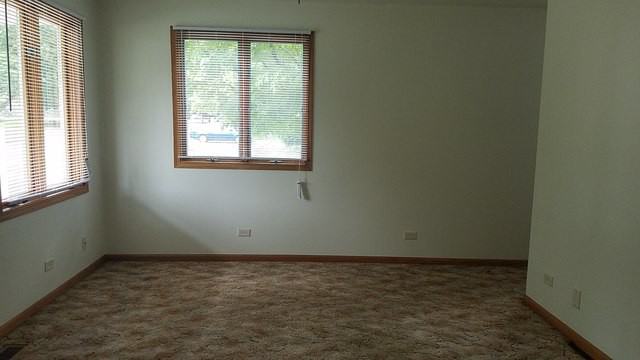 201 Robinson St - Photo 2 of 11