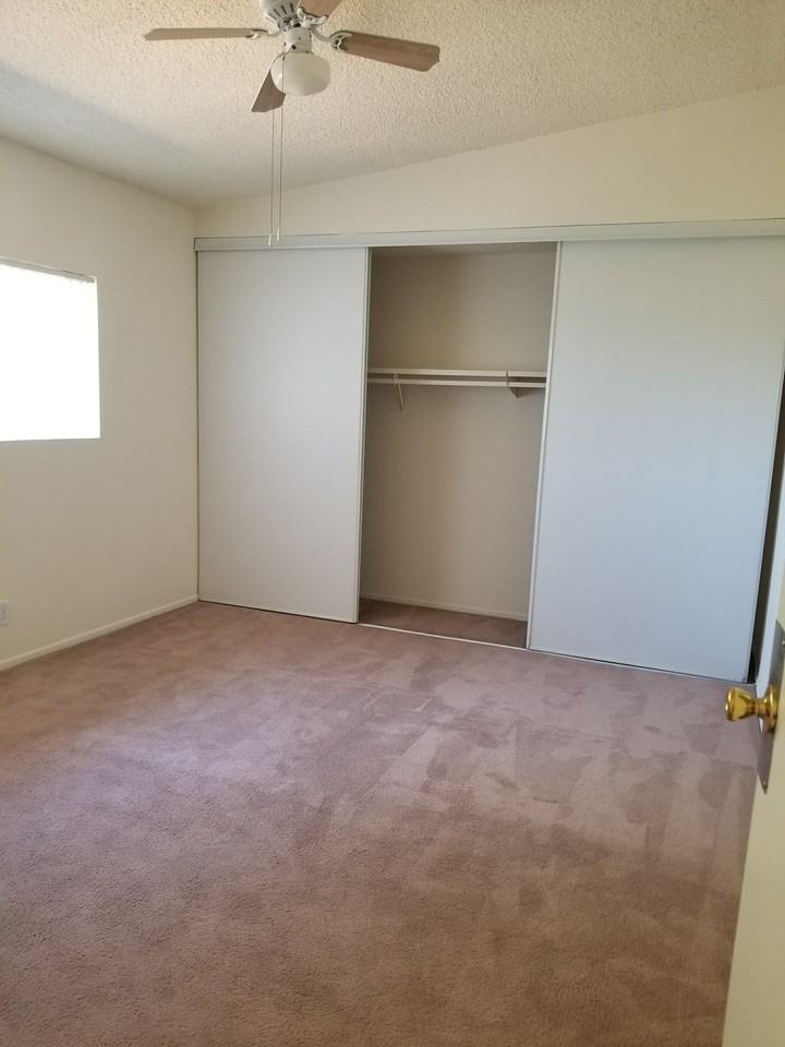 200-220 E Yucca St - Photo 3 of 5