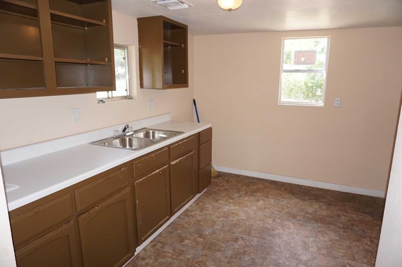 3106 Mission Rd - Photo 2 of 9
