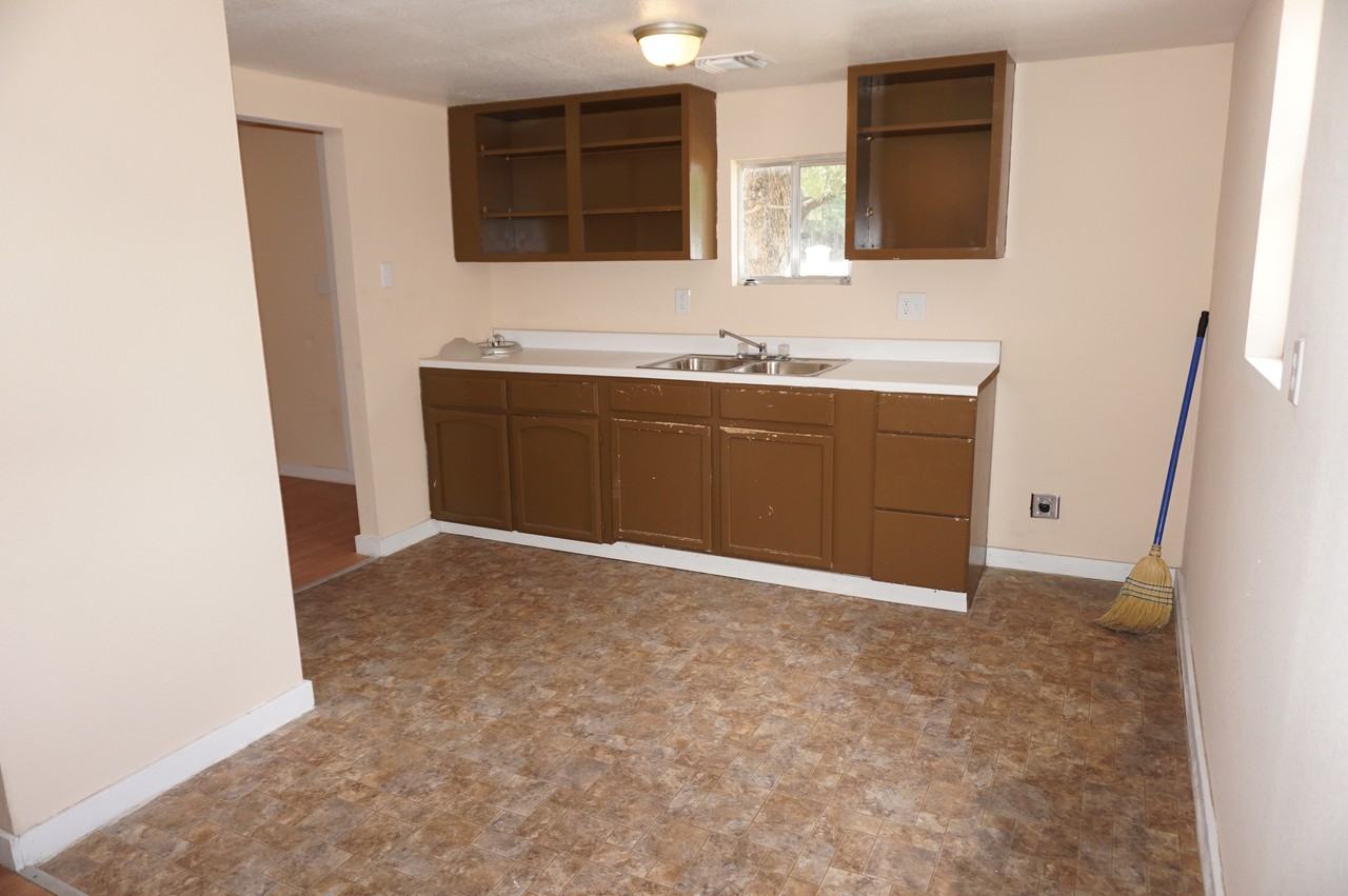 3106 Mission Rd - Photo 3 of 9