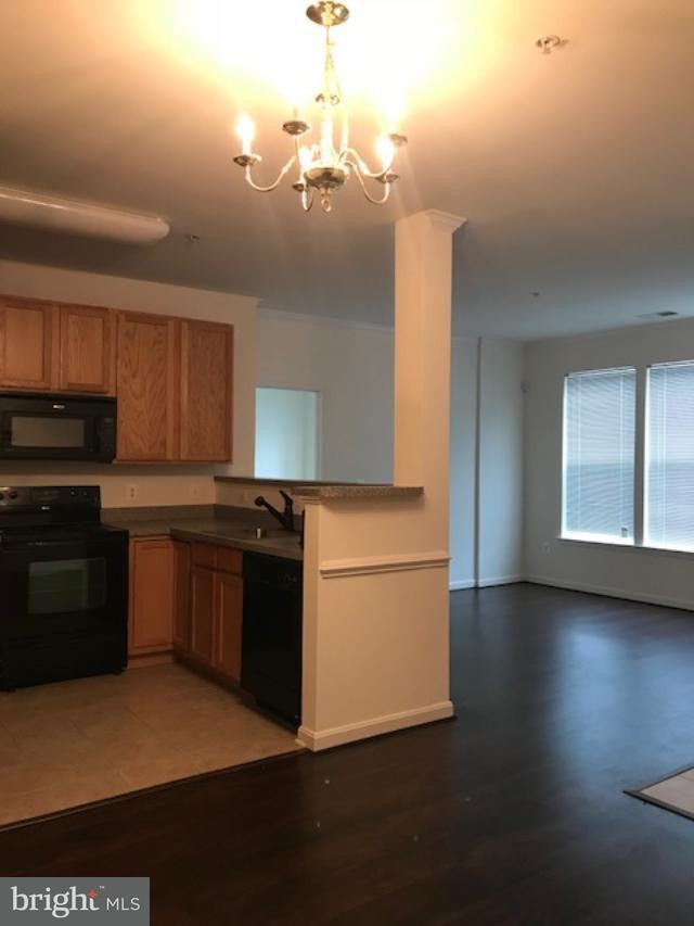 2801 Forest Run Dr - Photo 3 of 9