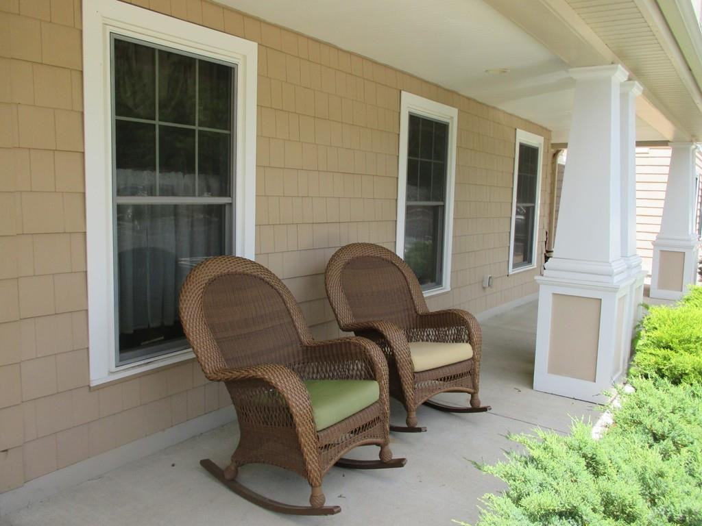 135 Beach Rd #114 - Photo 3 of 18