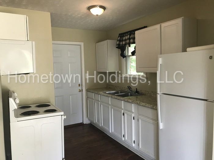 1021 Greenhurst Ave NW - Photo 3 of 12