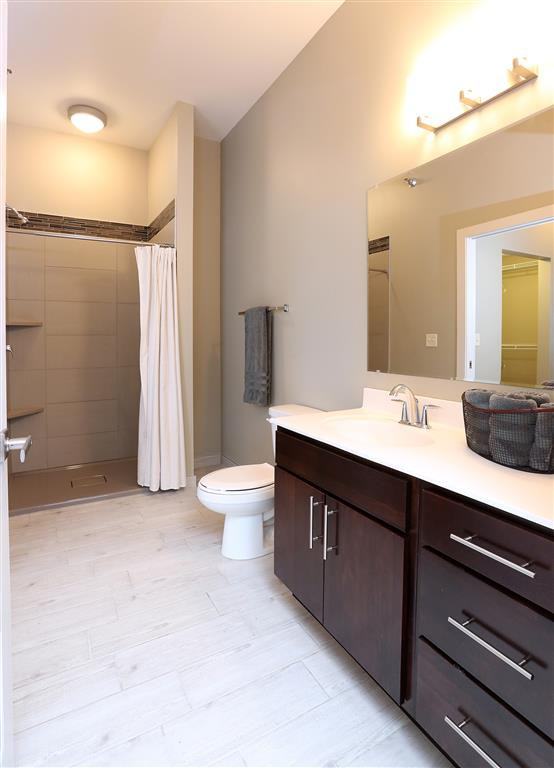 Phillips Avenue Lofts - Photo 7 of 26