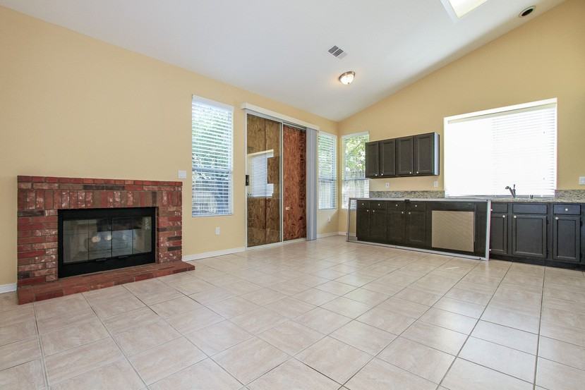 7416 Sutters Mill St - Photo 2 of 15