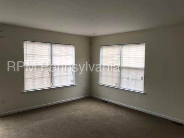 2019 Creekside Ct - Photo 3 of 15